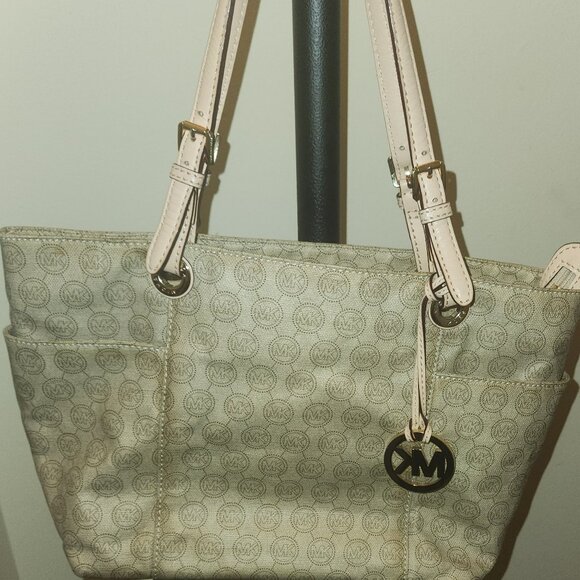 Michael Kors Purse - Picture 1 of 16